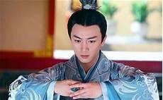 谜案集赵爵是展耀父亲谜案集吗